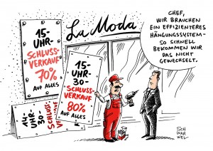 Rabattschlacht: Modebranche ganzjährig bemüht, Ware aus den Regalen zu bekommen. Leidtragende sind die Hersteller – Karikatur Schwarwel